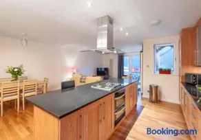 The Holyrood Park Residence - Image 2