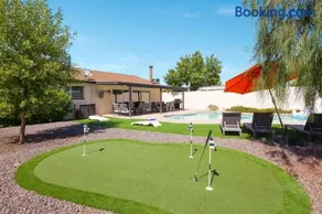 Sunkiss - Pool, Spa & Mini Golf - Mins to Old Town - Image 2