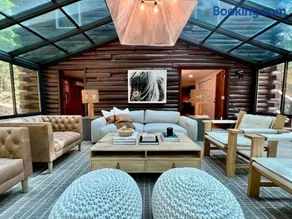 Glass Cabin - Image 2