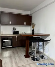 Alexander Home - Image 4