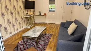 Erskine - House - Sleeps 4 - Parking - River Side - Image 5