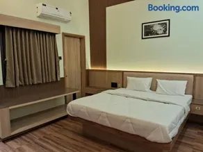 Hotel Brindavan Grand - Image 2