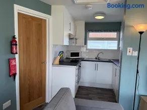 Beach Cottage 33, Just a Short Stroll to the Beach - Image 3