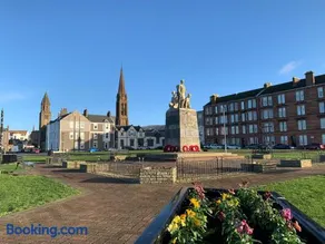 Seaview one bedroom apartment in centre of Largs - Image 5