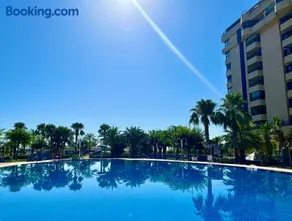 Blue Beach Apartment+Oceanview+Private Parking - Image 2