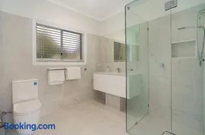 Hideaway with us, on Tamborine Mountain - Image 3