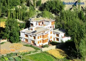 Namra Hotel and Camps - Temisgam - Image 1
