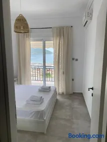 Seafront Apartment Nea Peramos - Image 2
