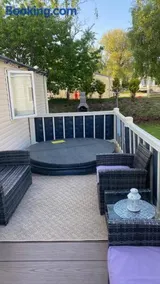 3 bedroom caravan with hot tub Tattershall lakes - Image 2