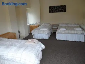 Guest House @ The Bear - Image 5