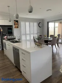 7 Aurora Ave Dunmore - Image 1
