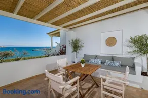 La Mer Seaside Apartments - Image 2