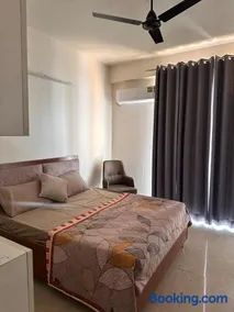 3 BEDROOM Apartment ENTIRE place with balcony - Image 3