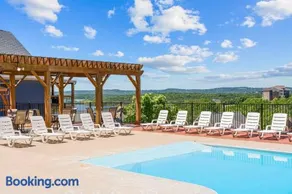 Lake Lookout Retreat and 9bdr - Image 3