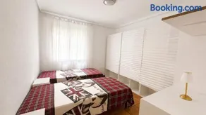 Spacious 3 bedroom flat 1 min to Beach with Terrace - Image 4