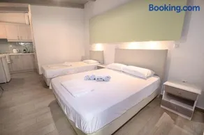 Apartments Korakakis Beach - Image 1