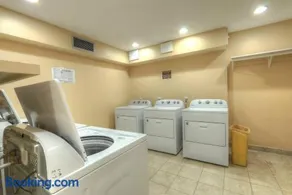 Luxury 1BR Condo Near Palm Harbor Beach – Sleeps 4, Gated Community - Image 2