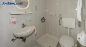 Andreas and Petrinela Rooms - Image 3
