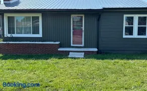 Spacious Renovated Ranch Retreat - Tackett Creek - Image 2