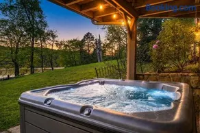 THE Luxe Knoxville Lake House Hot Tub 4BR Dock - Image 2