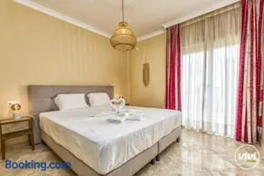 ViVi Homes - Valery Pool, Terrace & Padel - Image 4