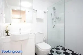 Modern and Cosy Inner West Apartment - Image 3
