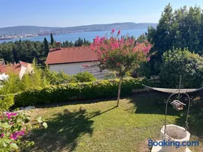 Garden View Apartments - Image 1
