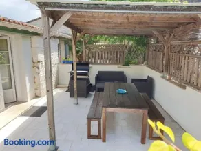 Maison accueillante avec piscine à Meursac + Spa - Image 3
