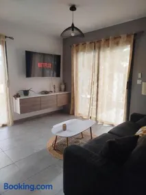 Céven' Ô Calme Gîte T2 avec jacuzzi privé, piscine et jardin - Image 5