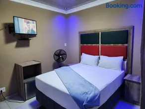 Francos guest lodge accommodation - Image 2