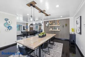 Central Location Family Size Home - Image 2