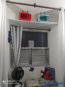 Apartamento Studio ao Lado da Praia com Wi-Fi e TV Smart - Image 2