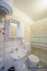Apartment and Rooms Iva - Image 3