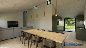 Newly Renovated Holiday Home Near The Water - Image 4