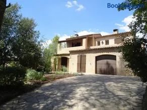 Appartement spacieux avec terrasses, jardin et piscine - Image 1