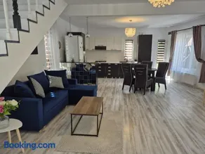FOX VALLEY VILLA - Image 3