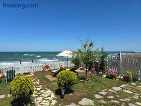 PıtıPatiBonE Sahil Evi - Beach House - Image 1
