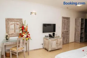 Hibiscus Boutique Hotel - Image 3