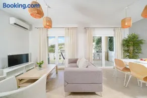 Nefeli Fresh guesthouses by Del Mare - Image 2