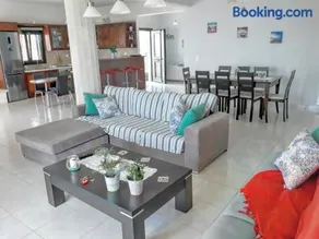 Sun Day Villa - Image 3