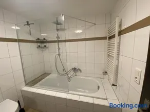 stylisches Doppelzimmer in Kleve - Image 1