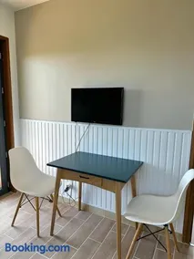 Appartement dans un ecrin de verdure terrasse privee - Image 3