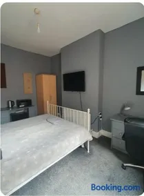 Room for rent in Darlington close to train station - Image 1