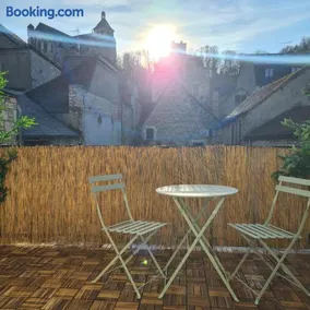 Chez Alba - terrasse, local à vélos et parking au centre historique - Image 1