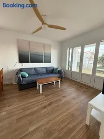Ca la Marta apartamento con piscina y jardín a 150m de la playa - Image 2