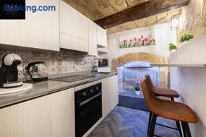 1BR Charming townhouse in capital city with WIFI by 360 Estates - Image 1