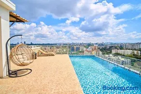 SPECIOUS two bedroom apartment with 3 beds - Image 2