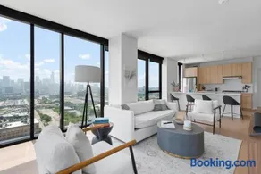 Foundry Unmatched Skyline Views at Lincoln Park - Image 1