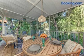 Island Serenity: North Beach Village, Dog Friendly, Short Walk to Beach by Anna Maria Life - Image 2
