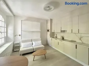 El Jardín de María Luisa Suites - Image 2